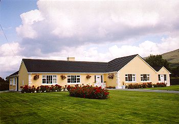 Wayside B&B,
Gap of Dunloe,
Killarney, 
Co. Kerry,
Irlanda