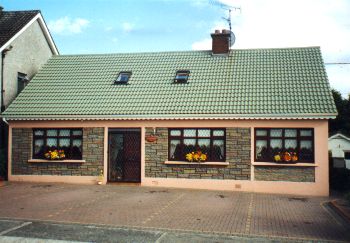 Krakow Bed & Breakfast,
190 Ard Easmuinn,
Dundalk,
Co Louth, 
Irland