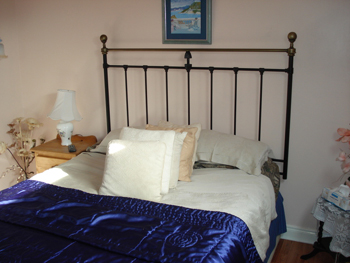 Krakow Bed & Breakfast,
190 Ard Easmuinn,
Dundalk,
Co Louth, 
Irland