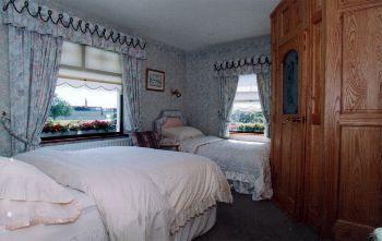 Rosemount B&B,
Dublin Road,
Dundalk,
Co Louth.
Irland