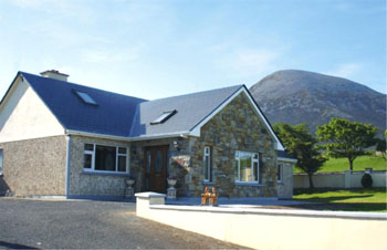 Bertra House B&B, 
Thornhill, 
Murrisk, 
Westport, 
Co. Mayo,
Irlanda