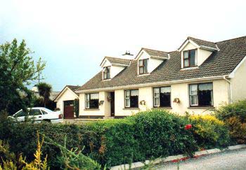 Teach Cuailgne B&B, 
Carlanstown, 
Kells, 
Co. Meath, 
Ireland.