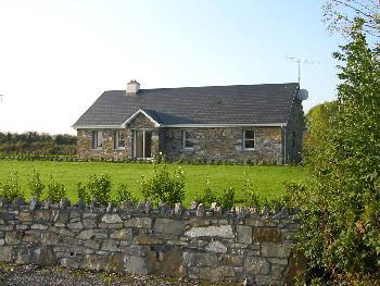 Grange Lodge Self Catering Accommodation,
Grange,
Strokestown,
Co. Roscommon,
Ireland