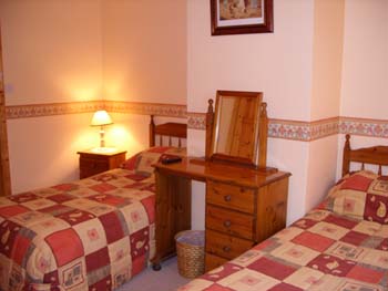 Ballykisteen Lodge B&B, 
Limerick Junction,
Monard, 
Co. Tipperary,
Irlande