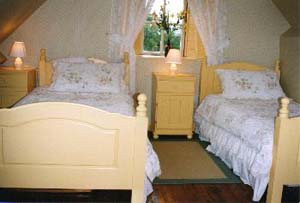 O'Neill's Self Catering Accommodation, 
Coolacussane, 
Dundrum, 
Co. Tipperary,
Irlande.